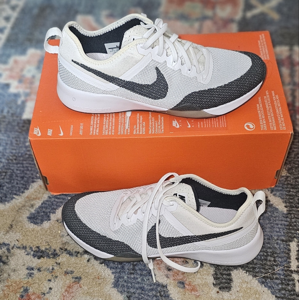 New Nike Air Zoom TR Dynamic Size 7 Women Train Color Wht/blk A3